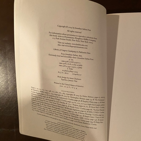 Book “extremely loud, and incredibly Close a novel“ by Jonathan Safran Foer - Picture 4 of 4